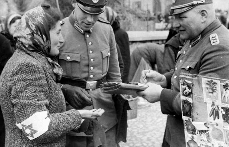 order police checking jews lublin ghetto