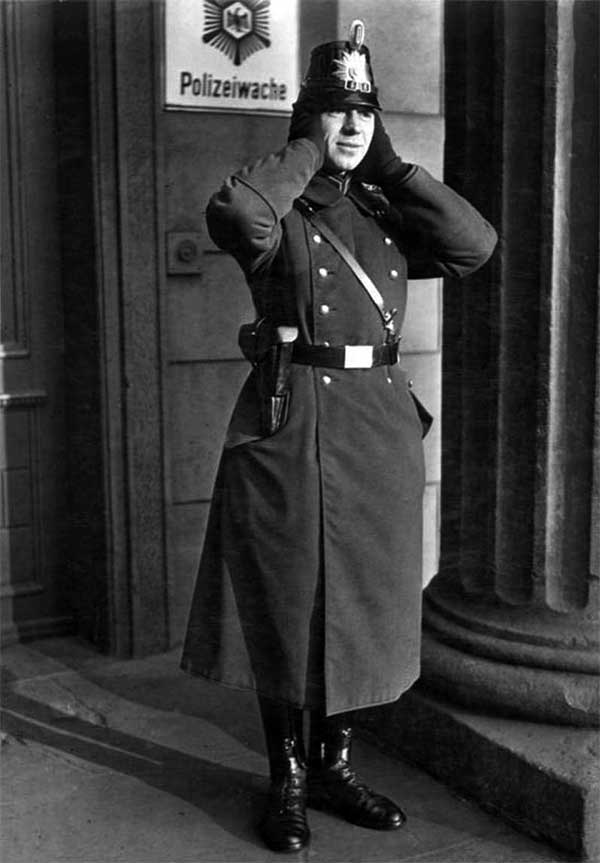 policeman berlin 1939