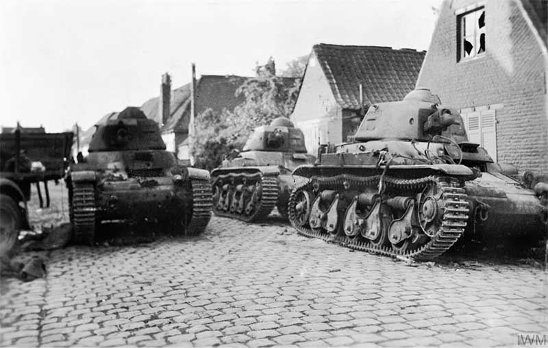 abandoned french renault tanks 1940
